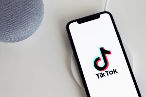 Perbedaan Apk TikTok dan App TikTok yang Penting Diketahui